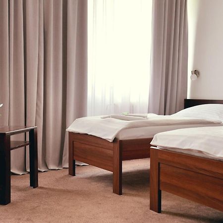 Hotel Merkur - Jablonec Nad Nisou Buitenkant foto