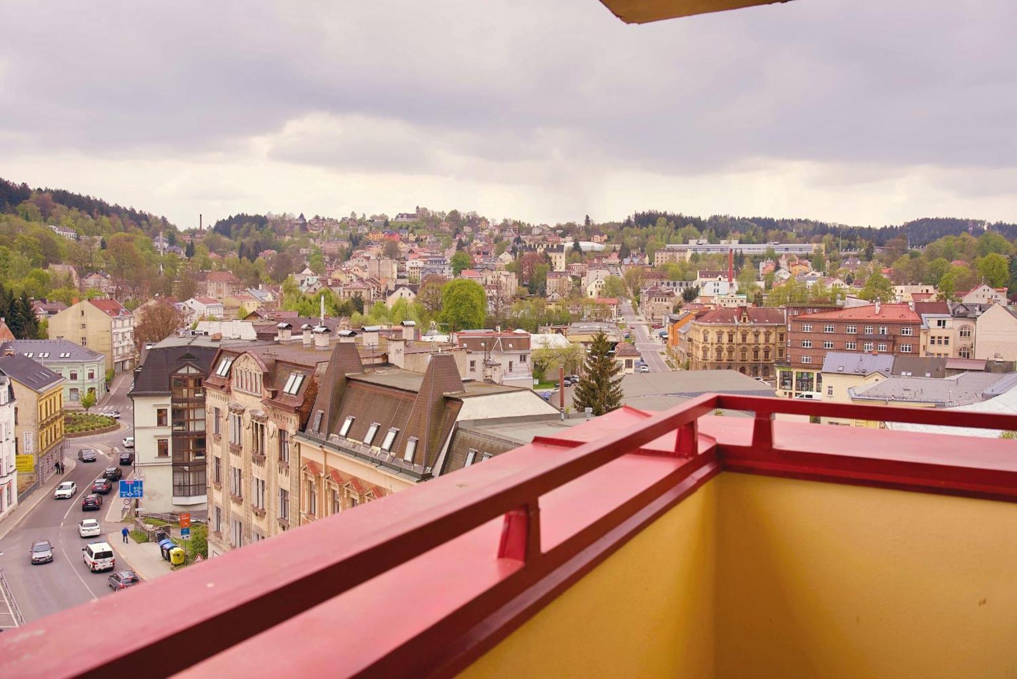 Hotel Merkur - Jablonec Nad Nisou Buitenkant foto