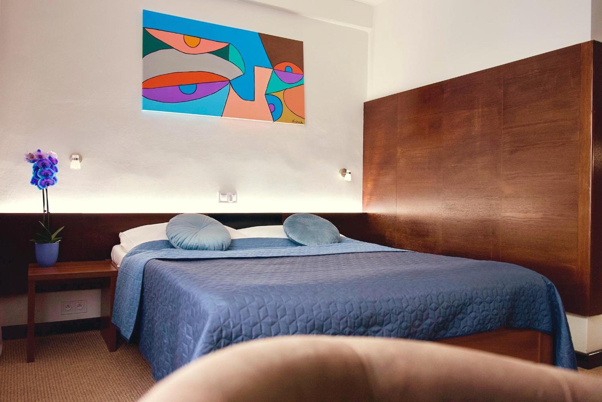 Hotel Merkur - Jablonec Nad Nisou Buitenkant foto