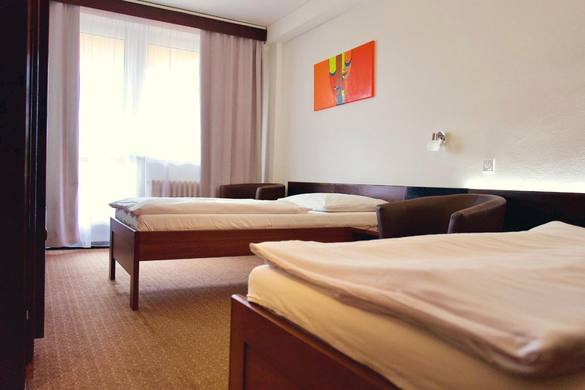 Hotel Merkur - Jablonec Nad Nisou Buitenkant foto