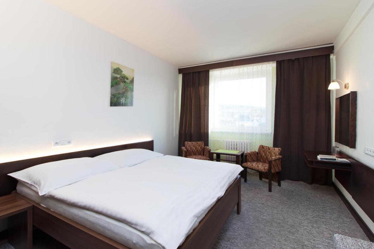 Hotel Merkur - Jablonec Nad Nisou Buitenkant foto
